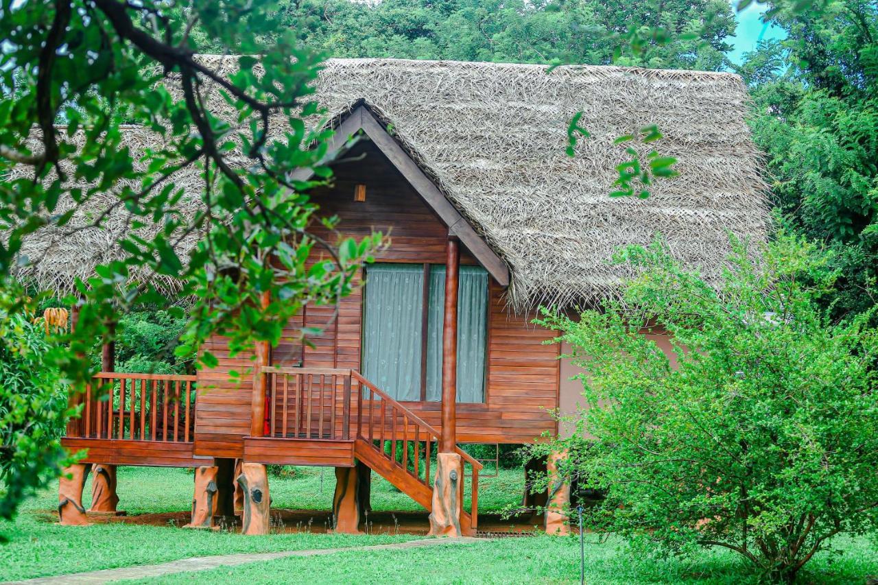 Sigiriya Water Cottage Eksteriør billede